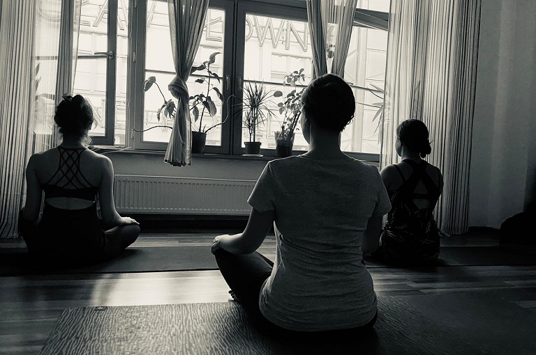 zajecia grupowe aga yogini