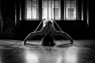 joga pracaz czakrami asany agayogini